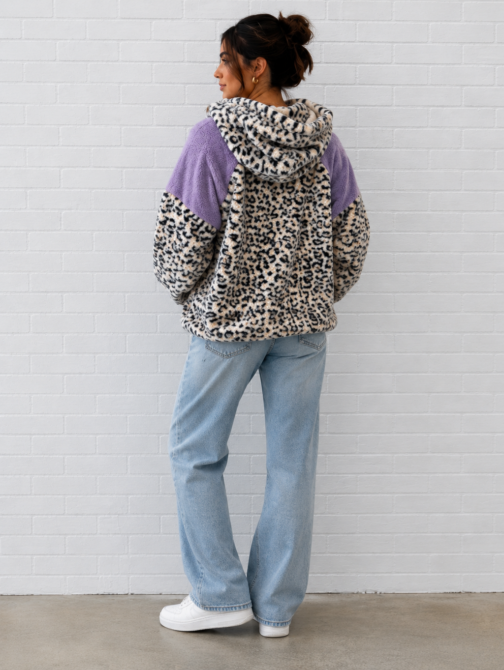 WOMEN'S LONG SLEEVE ANIMAL PRINT FRONT POCKETS HOODED PULLOVER SWEATER