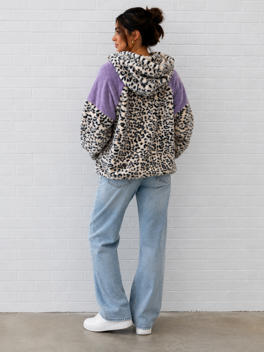 WOMEN'S LONG SLEEVE ANIMAL PRINT FRONT POCKETS HOODED PULLOVER SWEATER