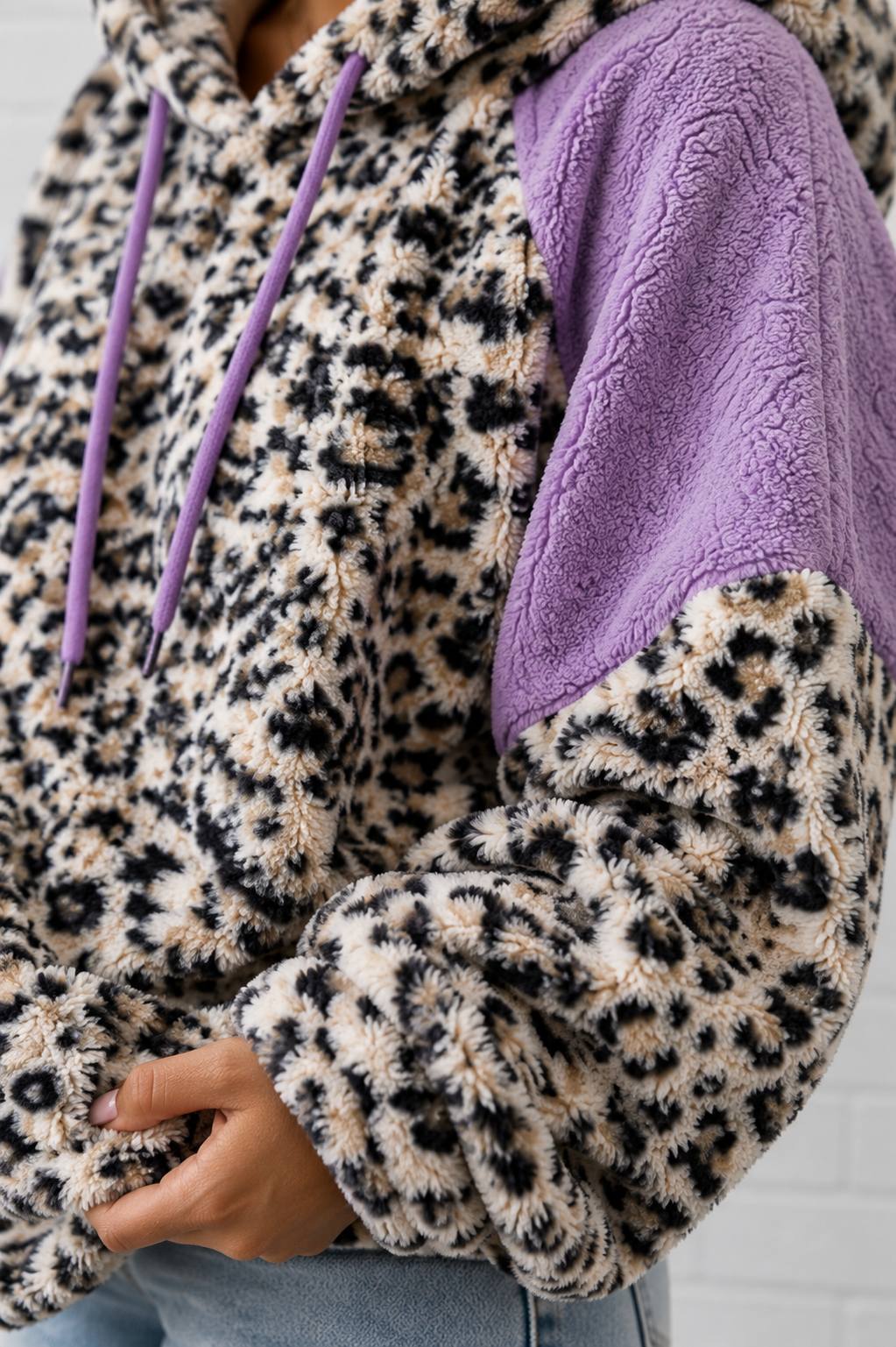 WOMEN'S LONG SLEEVE ANIMAL PRINT FRONT POCKETS HOODED PULLOVER SWEATER